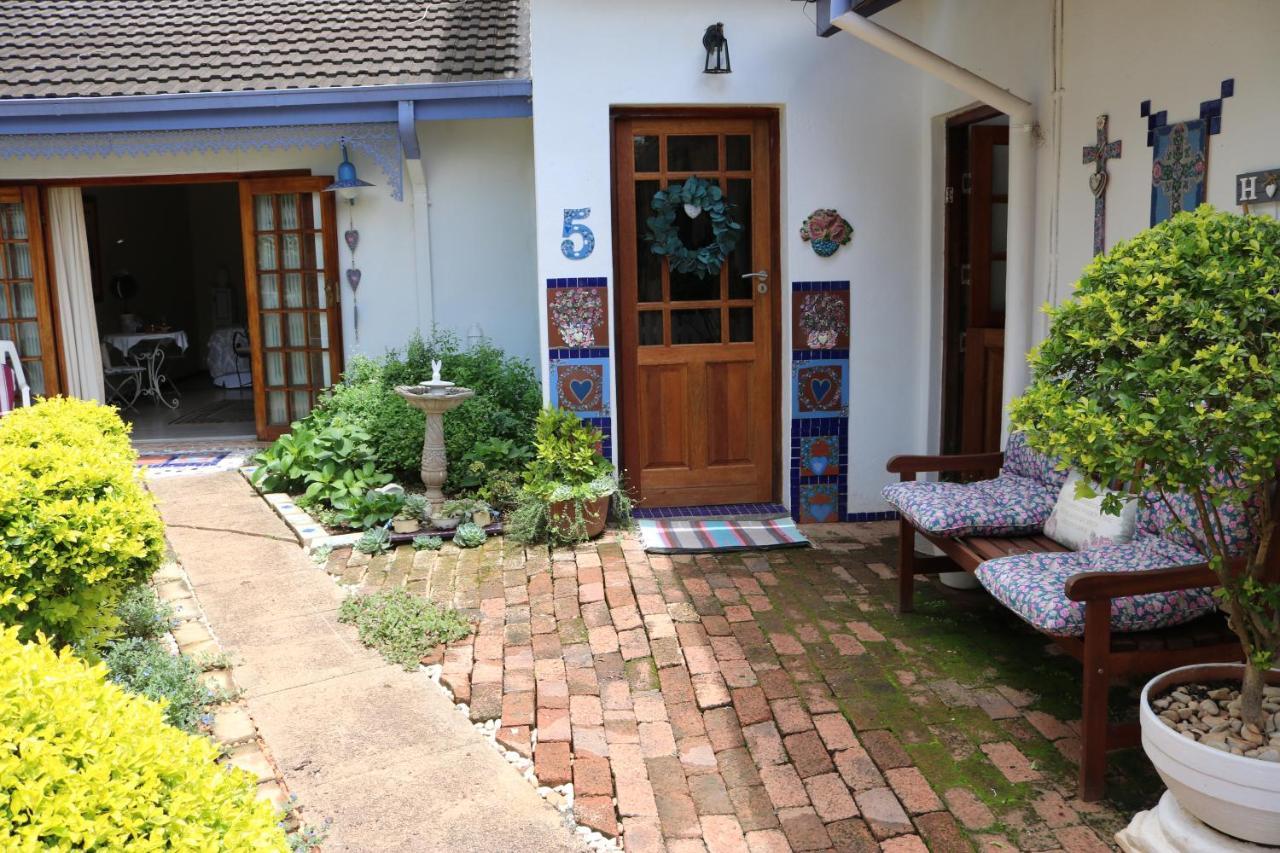 Mia'S Hotel Tzaneen Exterior photo