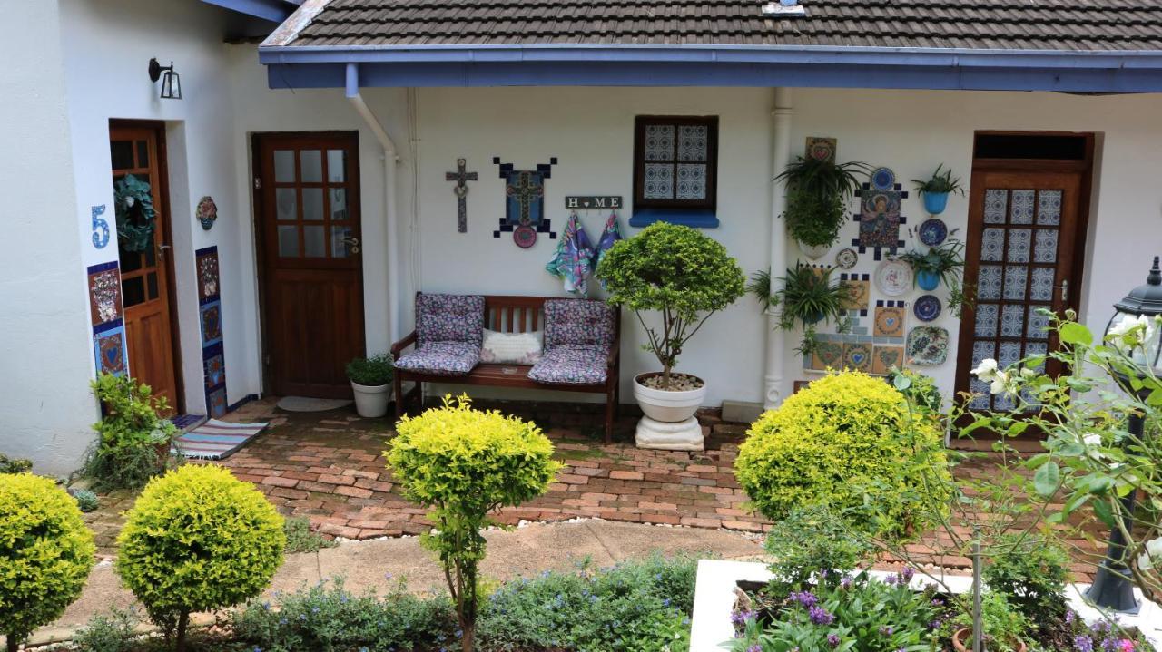 Mia'S Hotel Tzaneen Exterior photo